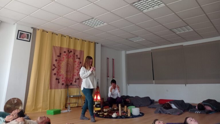 ...nace de la inquietud personal de explorar nuevos caminos que nos sumen y nos hagan crecer personal y profesionalmente.